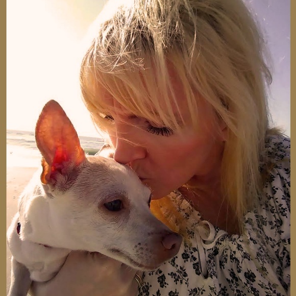 Meet your Posher, Robin! Cruelty Free, Boho & More - Picture 2 of 3